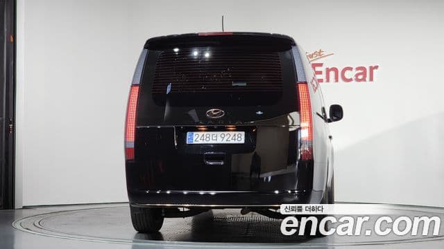 Hyundai Staria 4