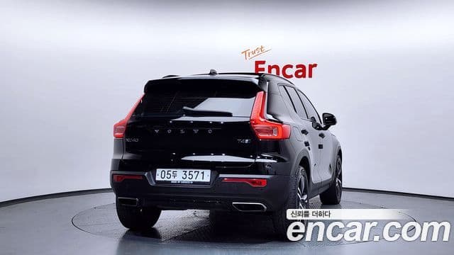 Volvo XC40 4
