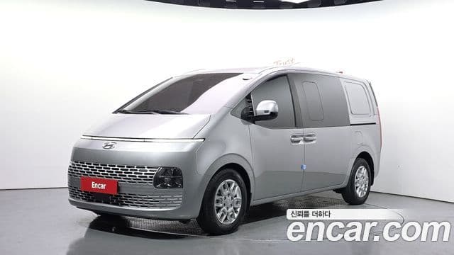Hyundai Staria 1