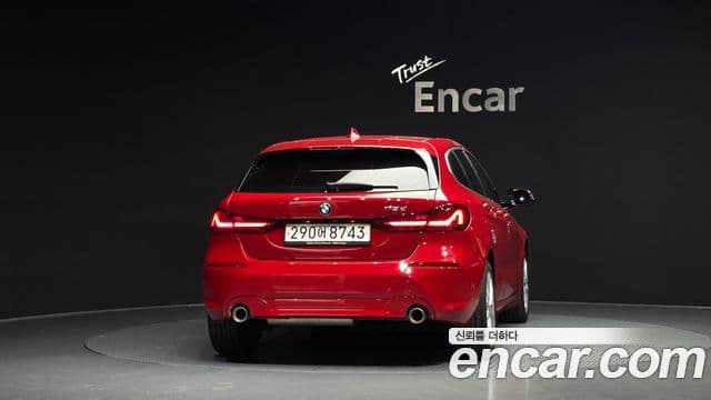 BMW 1 Series (F40) 4