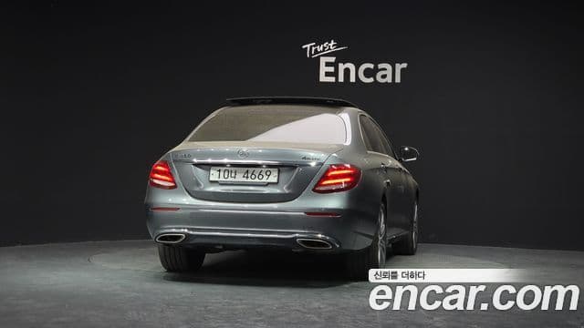 Mercedes-Benz E-Class W213 3