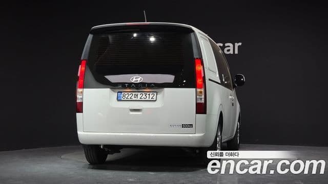 Hyundai Staria 3