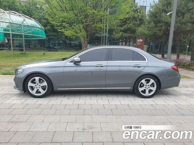 Mercedes-Benz E-Class W213 3