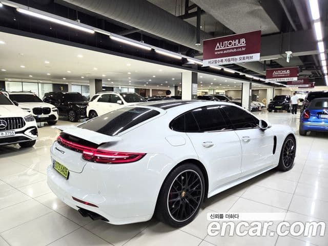 Porsche Panamera (971) 3
