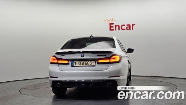 BMW 5 Series (G30) 4