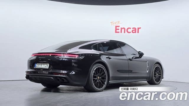 Porsche Panamera (971) 2