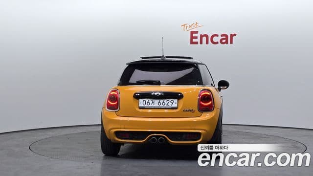 MINI Cooper S 4