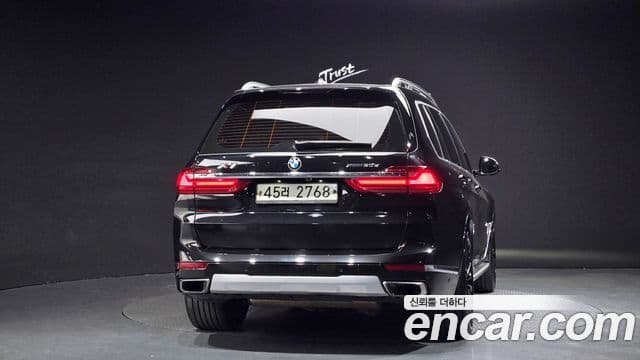 BMW X7 (G07) 4