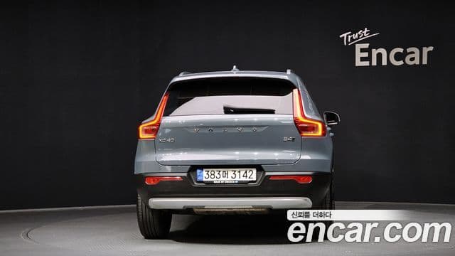 Volvo XC40 4