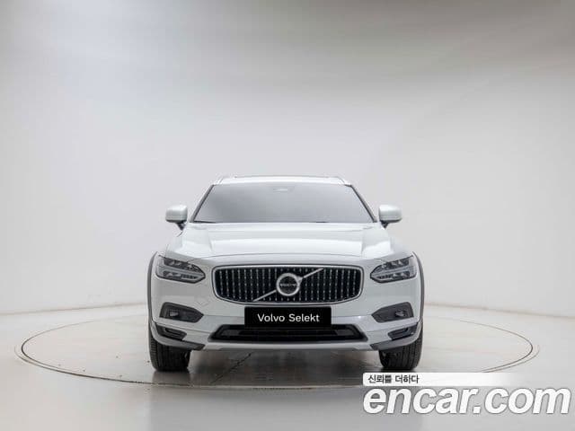 Volvo V90 Cross Country 2