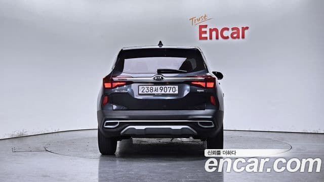 Kia Seltos 4
