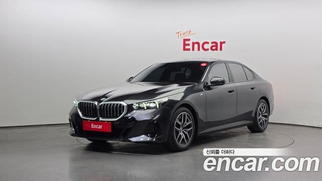 BMW 5 Series (G60)