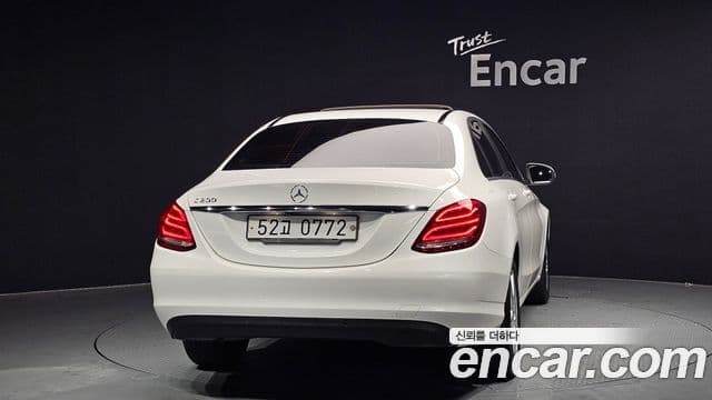 Mercedes-Benz C-Class W205 4