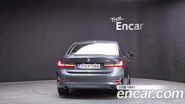 BMW 3 Series (G20) 4