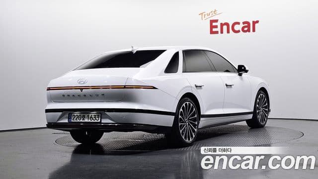 Hyundai Grandeur (GN7) 2