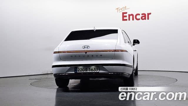 Hyundai Grandeur (GN7) 4