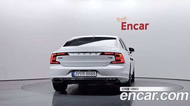 Volvo S90 4