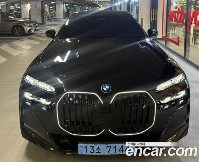 BMW i7 (G70)