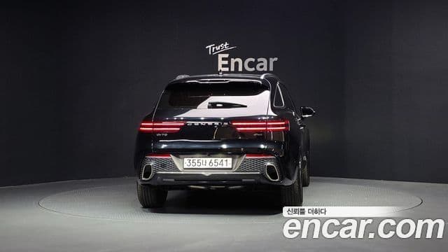 Genesis GV70 4