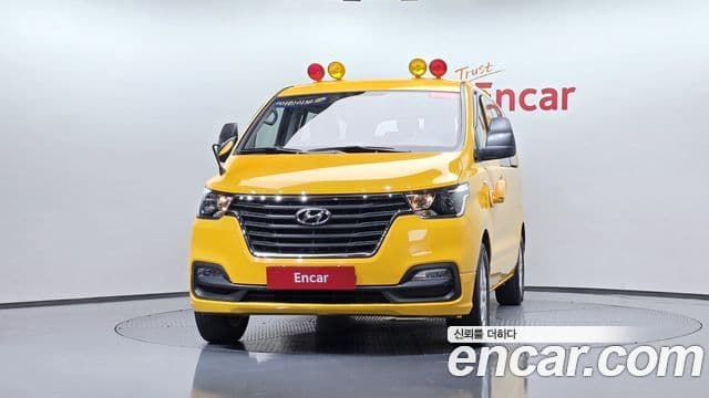 Hyundai The New Grand Starex 3