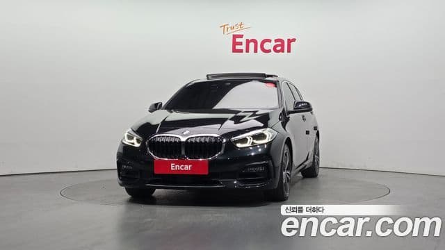 BMW 1 Series (F40) 3