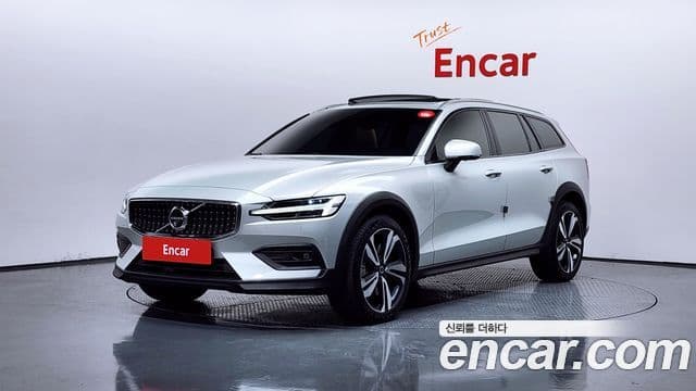 Volvo V60 Cross Country 2nd Gen 1