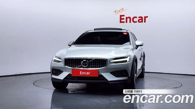 Volvo V60 Cross Country 2nd Gen 3