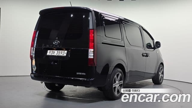 Hyundai Staria 2