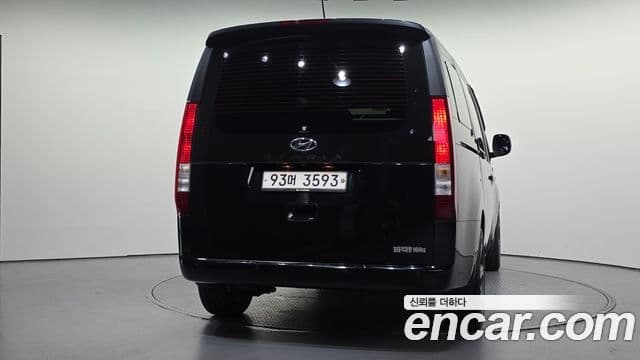 Hyundai Staria 4
