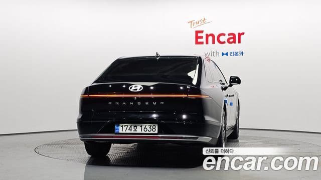 Hyundai Grandeur (GN7) 4