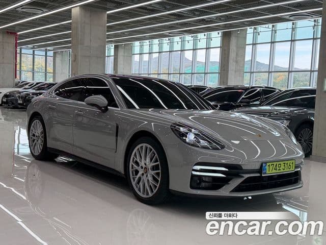 Porsche Panamera (971) 3