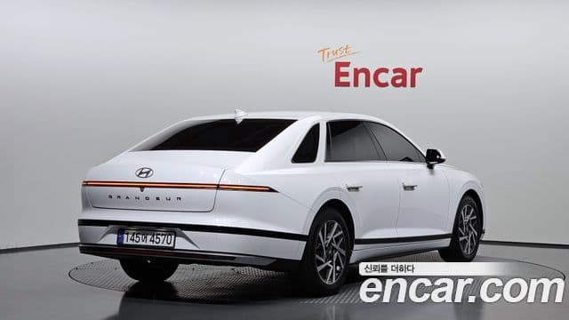 Hyundai Grandeur (GN7) 2