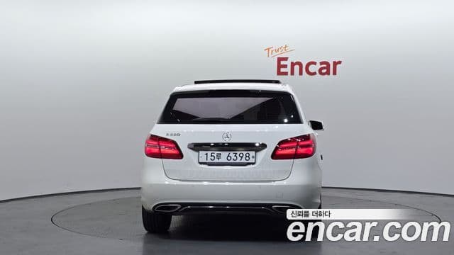 Mercedes-Benz B-Class W246 4