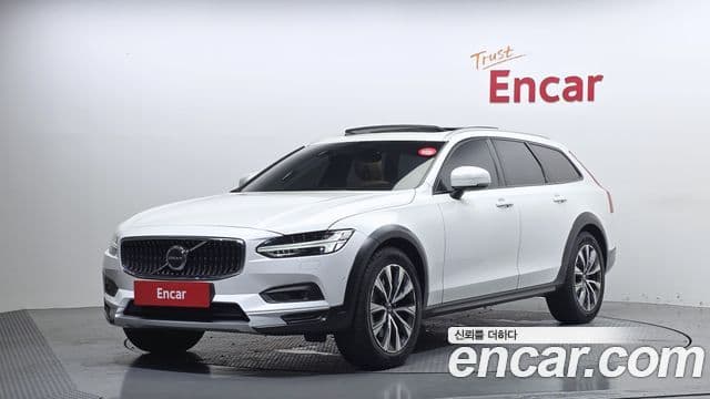 Volvo V90 Cross Country 1