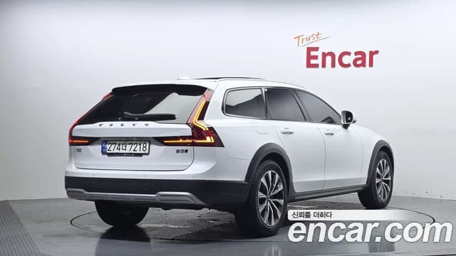 Volvo V90 Cross Country 2