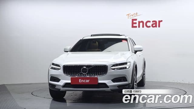 Volvo V90 Cross Country 3