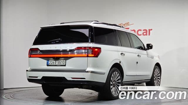 Lincoln Navigator 4th Gen 2