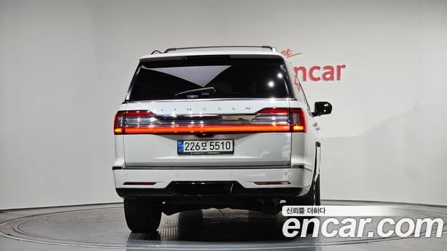 Lincoln Navigator 4th Gen 4