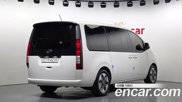 Hyundai Staria 2