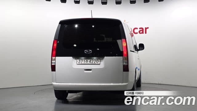 Hyundai Staria 4