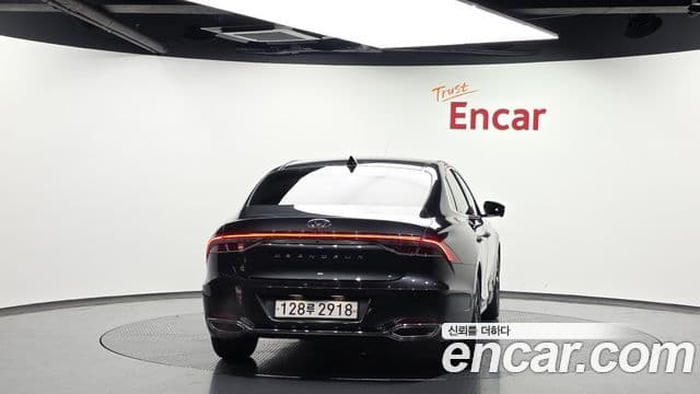 Hyundai The New Grandeur IG Hybrid 4