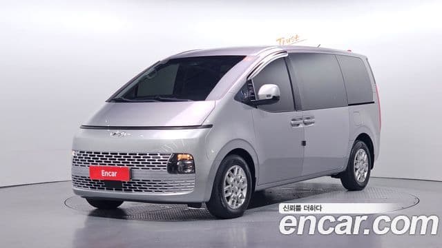 Hyundai Staria 1