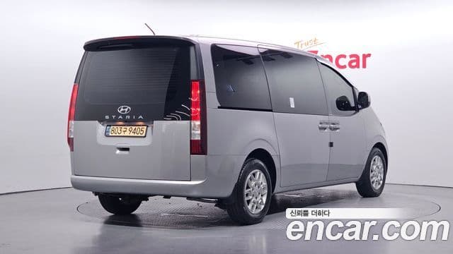 Hyundai Staria 2