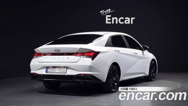 Hyundai Avante Hybrid (CN7) 2