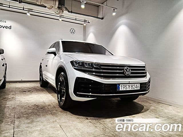 Volkswagen Touareg 3rd Gen 1