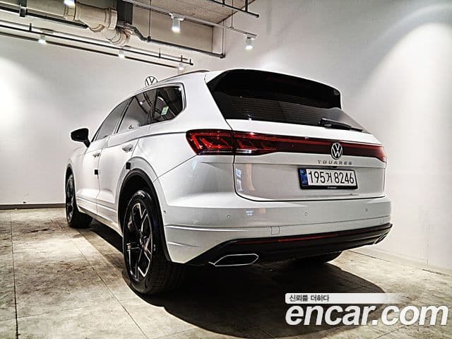 Volkswagen Touareg 3rd Gen 3