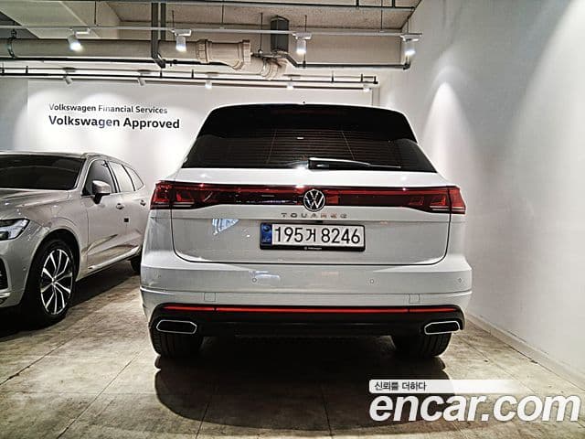 Volkswagen Touareg 3rd Gen 4