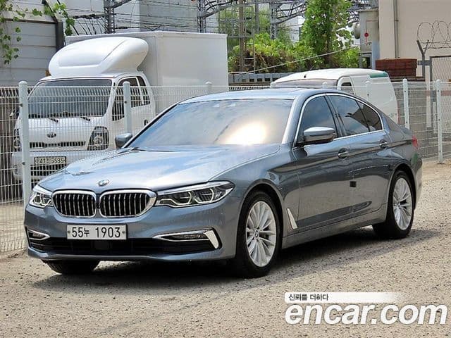 BMW 5 Series (G30)