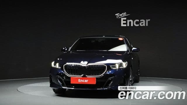 BMW 5 Series (G60) 2