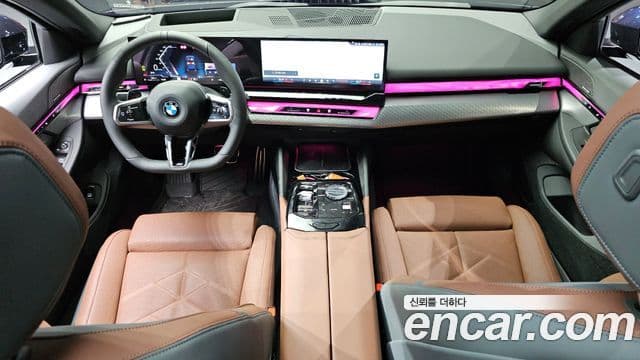 BMW 5 Series (G60) 4